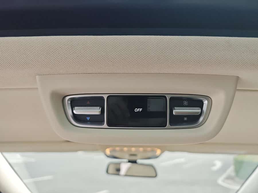 Mercedes-Benz V-Class 2020 — фото 17