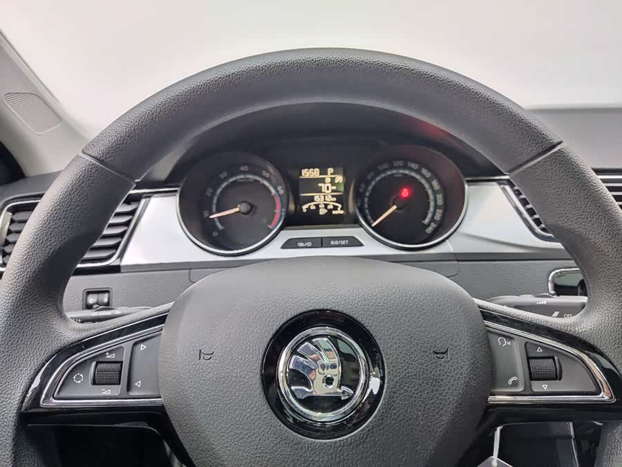 Skoda Rapid 2022 — фото 16