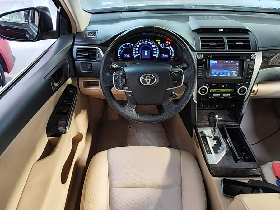 Toyota Camry 2012 — фото 17