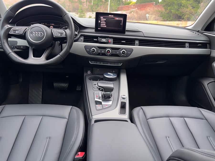 Audi A4L 2018 — фото 15