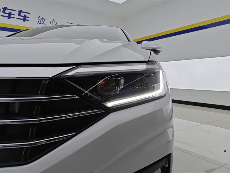 Volkswagen Sagitar 2021