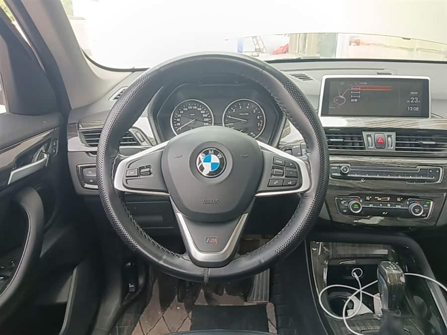 BMW X1 2016 — фото 11
