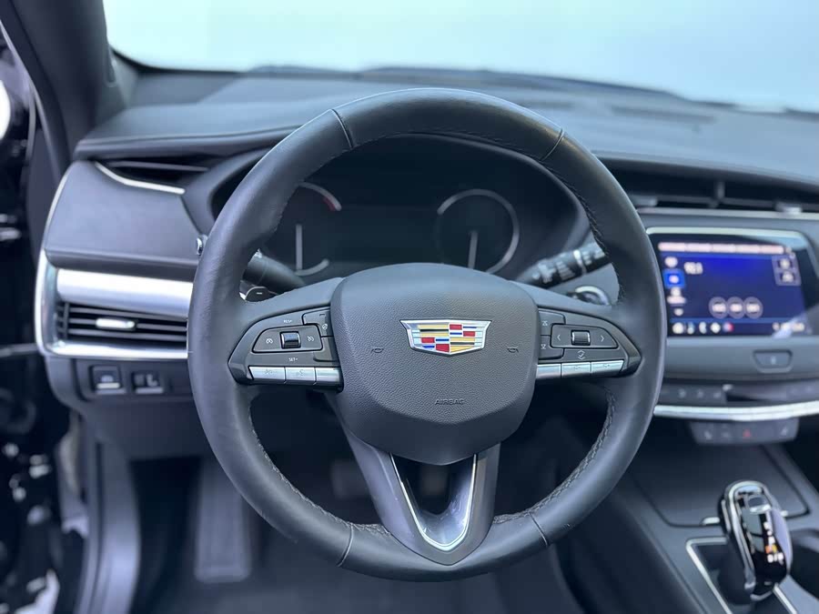 Cadillac XT4 2021 — фото 17