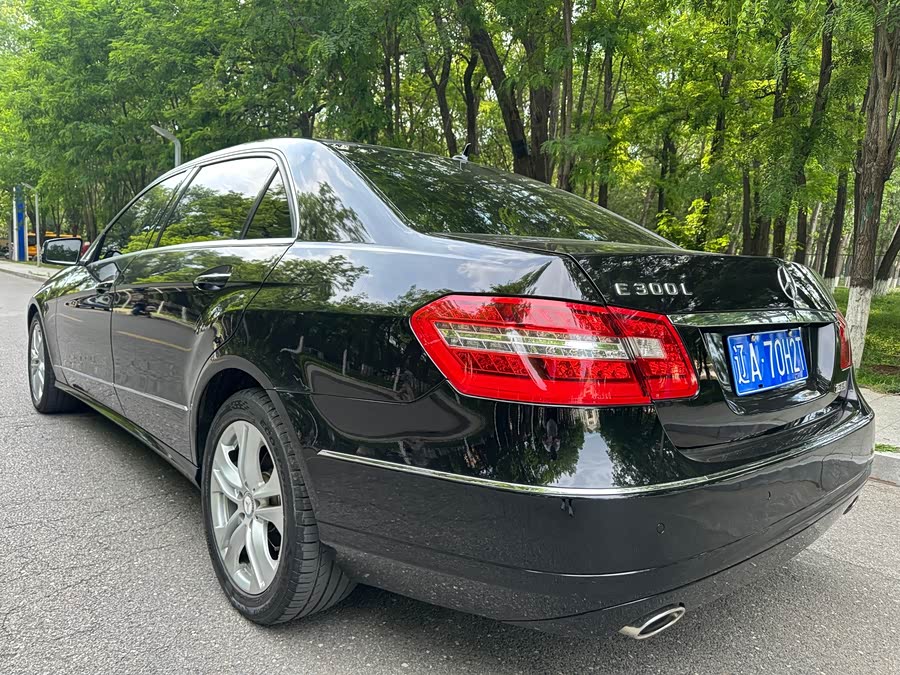 Mercedes-Benz E-Class 2012