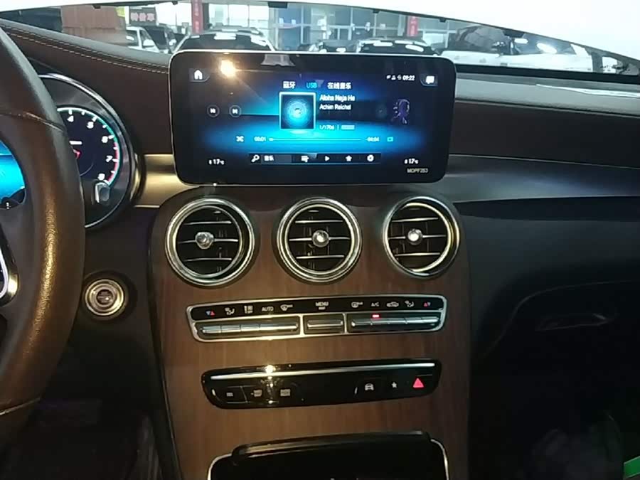 Mercedes-Benz GLC 2020 — фото 13