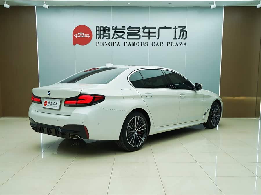 BMW 5 Series 2022 — фото 19