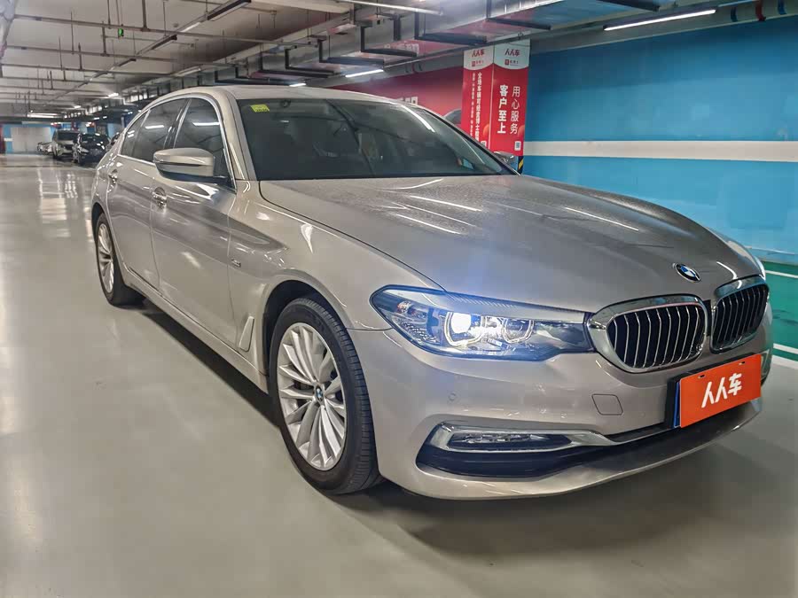 BMW 5 Series 2018 — фото 13