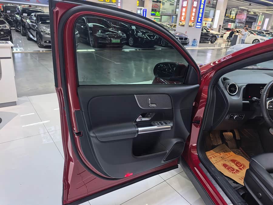 Mercedes-Benz GLA 2023