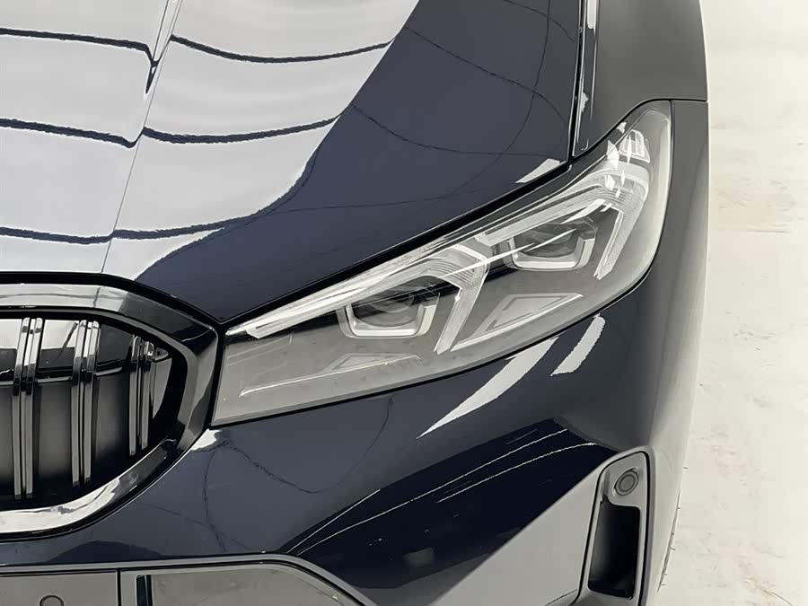 BMW 3 Series 2023 — фото 11