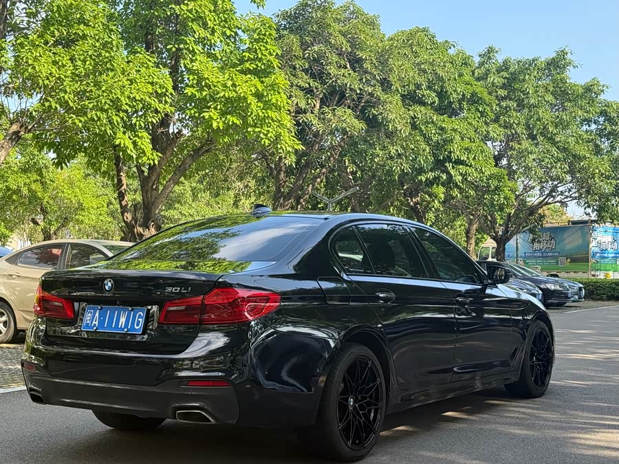 BMW 5 Series 2018 — фото 12