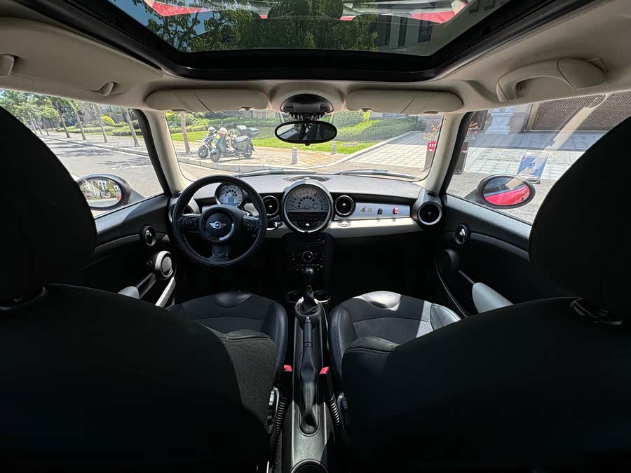 MINI Clubman 2011
