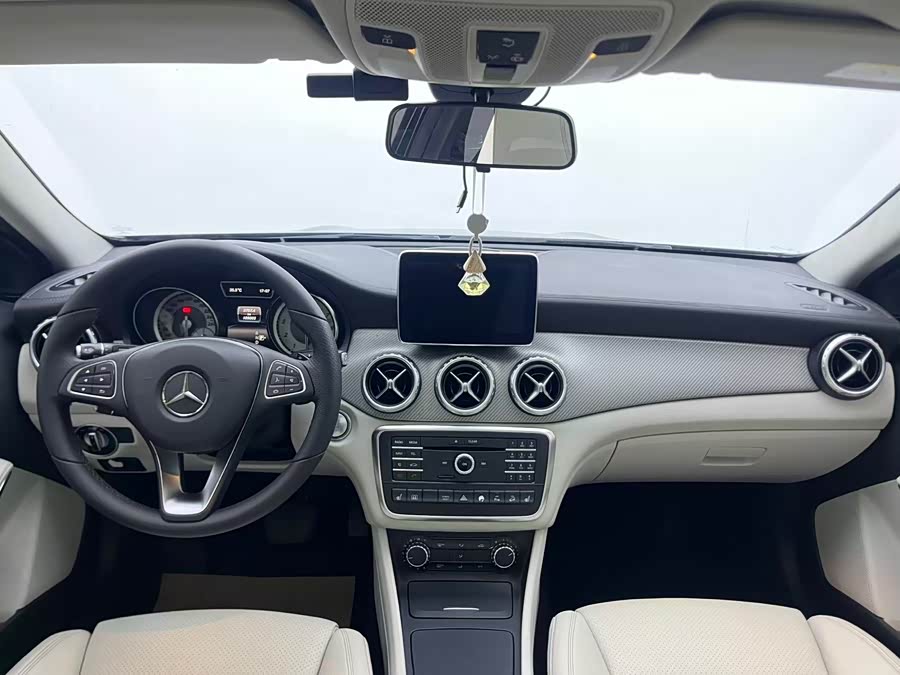 Mercedes-Benz GLA 2016