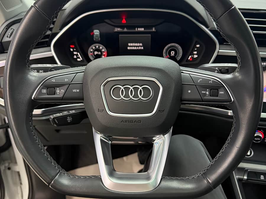 Audi Q3 2023 — фото 15
