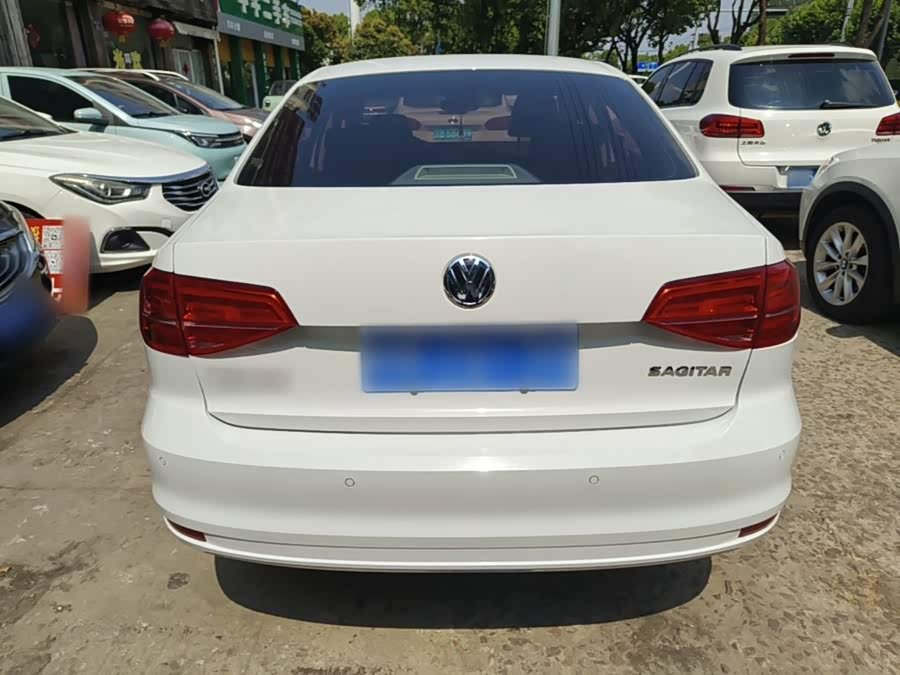 Volkswagen Sagitar 2018