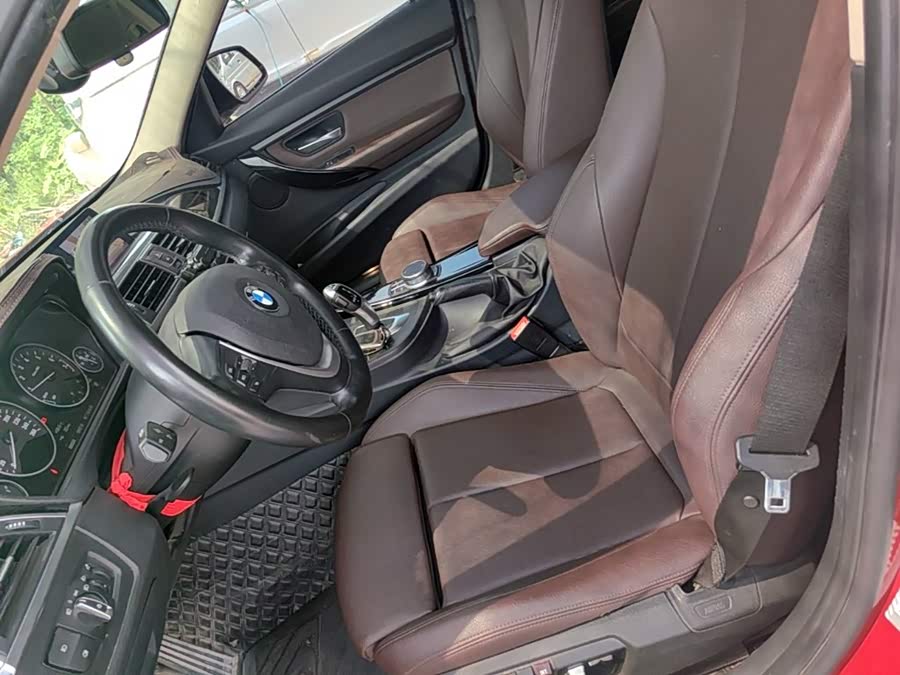 BMW 3 Series 2019 — фото 15