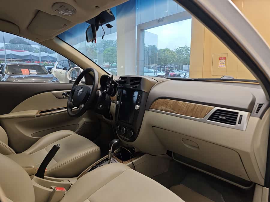 Buick Excelle 2015 — фото 30