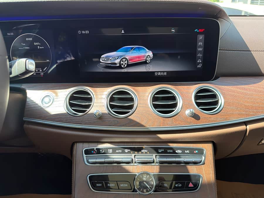 Mercedes-Benz E-Class 2020 — фото 21