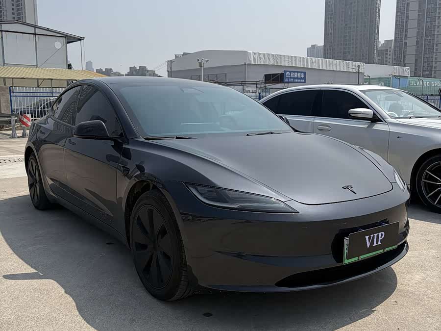 Tesla Model 3 2025