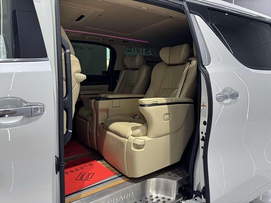 Toyota Alphard 2020 — фото 19