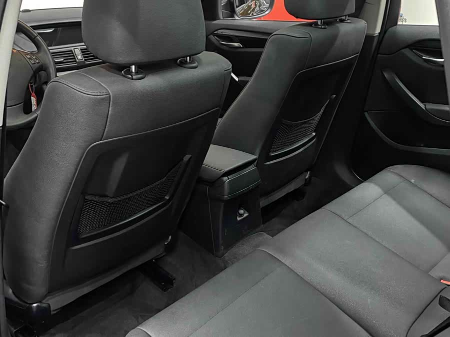 BMW X1 2012 — фото 11