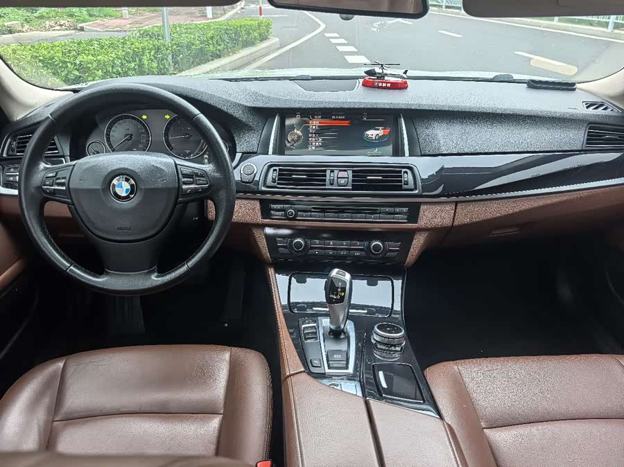 BMW 5 Series 2014 — фото 12
