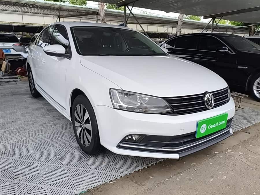 Volkswagen Sagitar 2017
