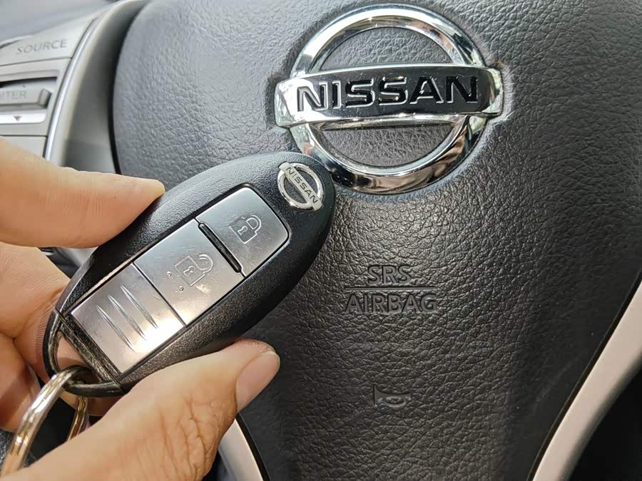 Nissan Tiida 2016 — фото 12