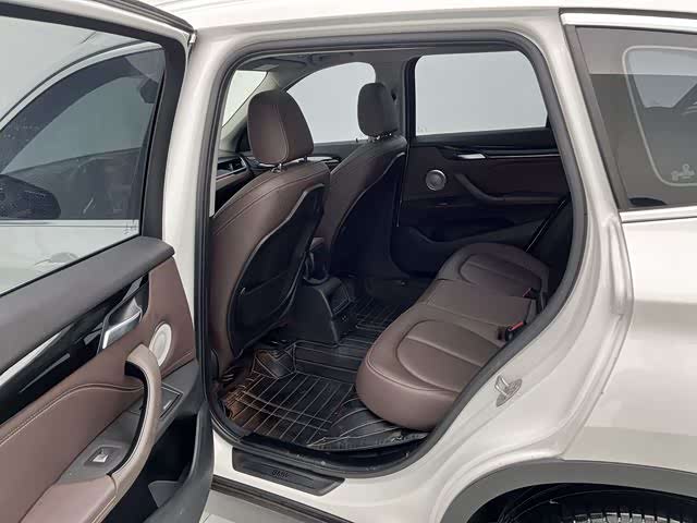 BMW X1 2021 — фото 12