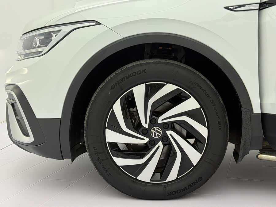 Volkswagen Tiguan L 2023 — фото 20