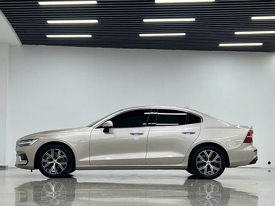 Volvo S60 2023