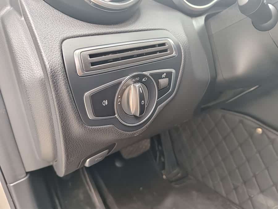 Mercedes-Benz C-Class 2021