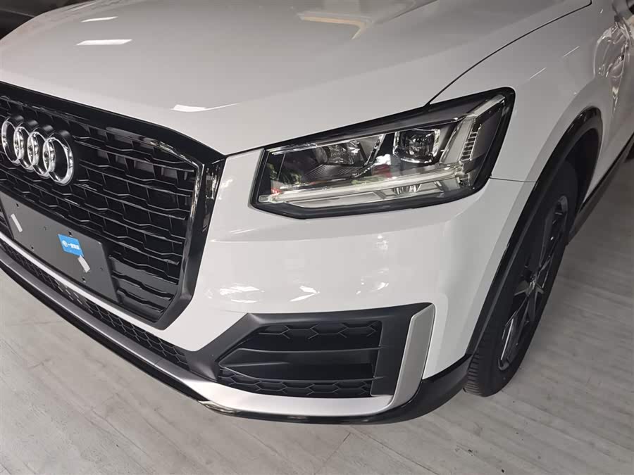 Audi Q2L 2018 — фото 12