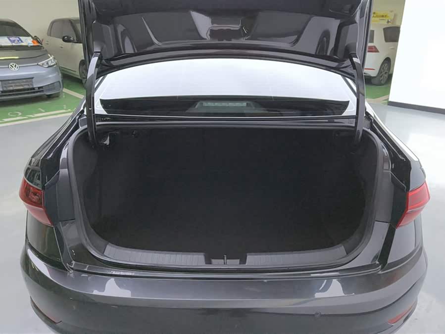 Volkswagen Sagitar 2022