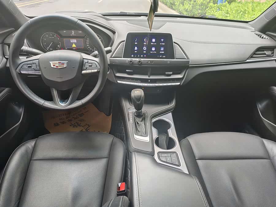 Cadillac CT4 2022