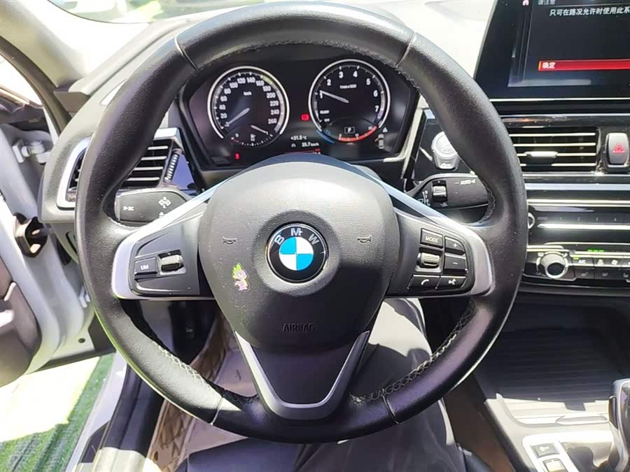 BMW 1 Series 2021 — фото 11