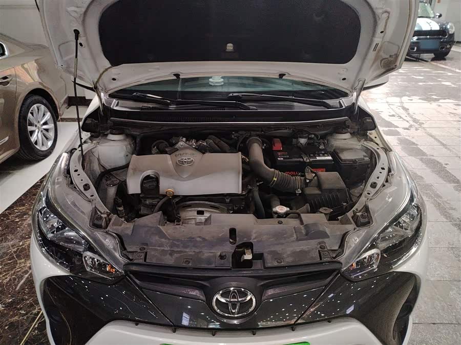 Toyota Yaris L 2016 — фото 20