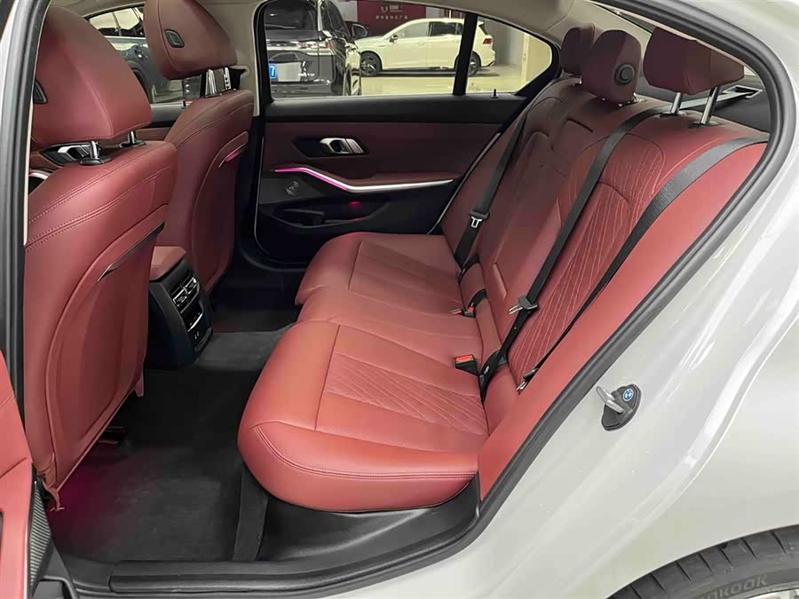 BMW 3 Series 2023 — фото 14