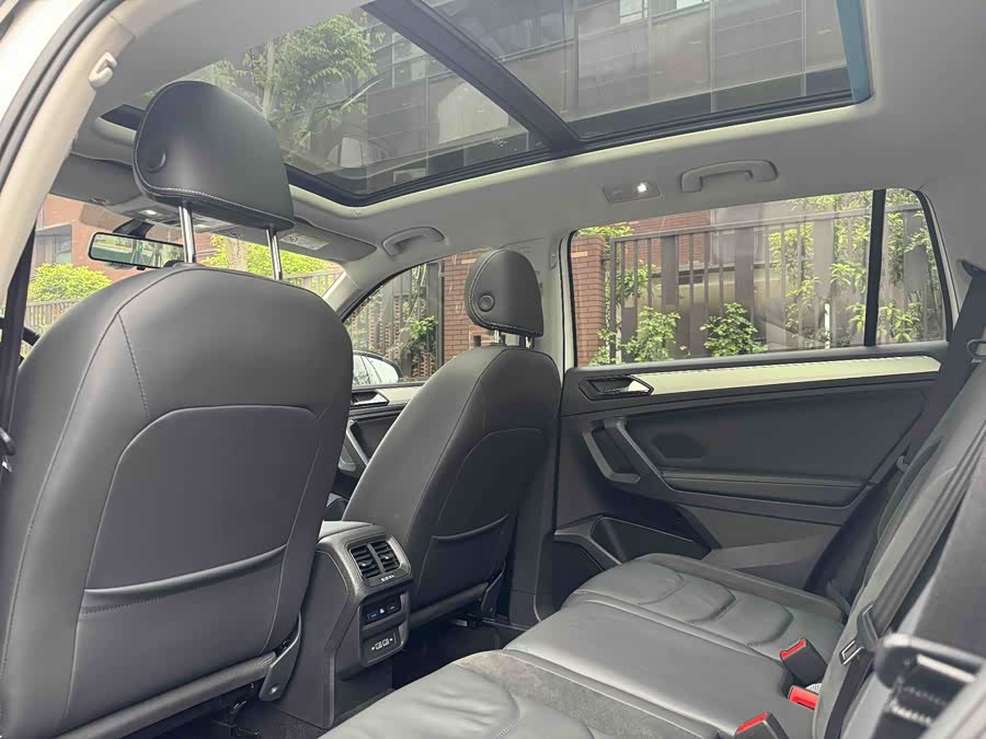 Volkswagen Tiguan L 2020 — фото 8