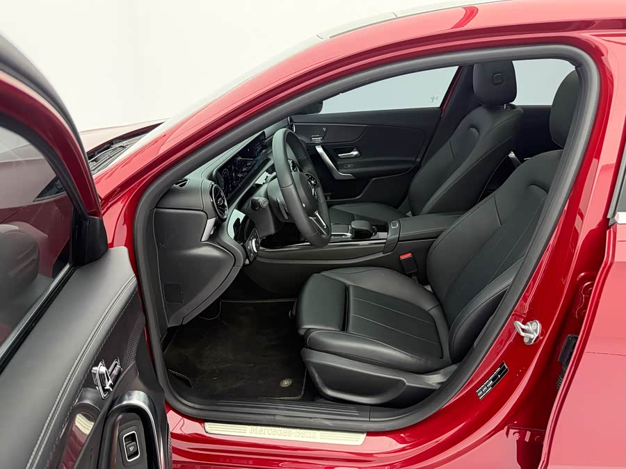 Mercedes-Benz A-Class 2022 — фото 17