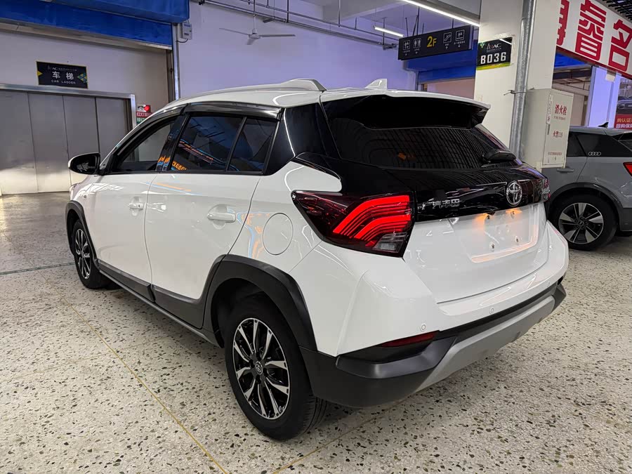 Toyota Yaris L 2022