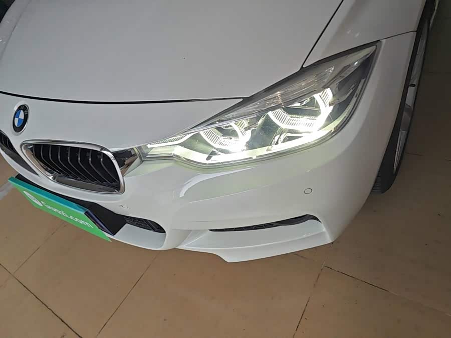 BMW 3 Series 2018 — фото 18