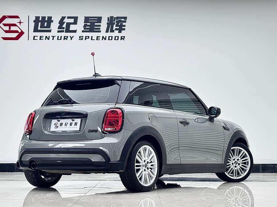 MINI MINI 2023