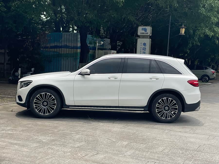 Mercedes-Benz GLC 2018 — фото 12