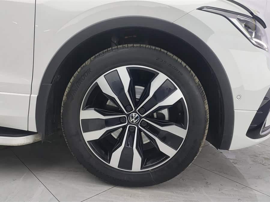 Volkswagen Tiguan L 2024