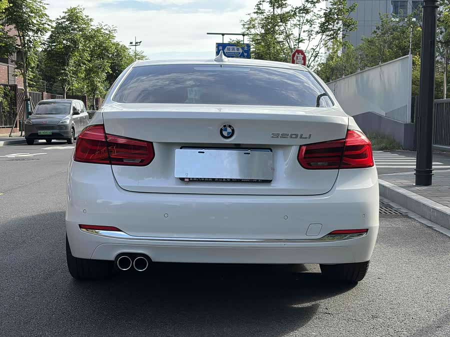 BMW 3 Series 2017 — фото 16