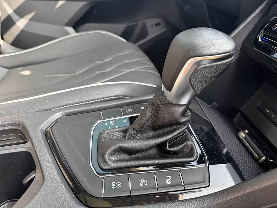 Volkswagen Tiguan L 2022