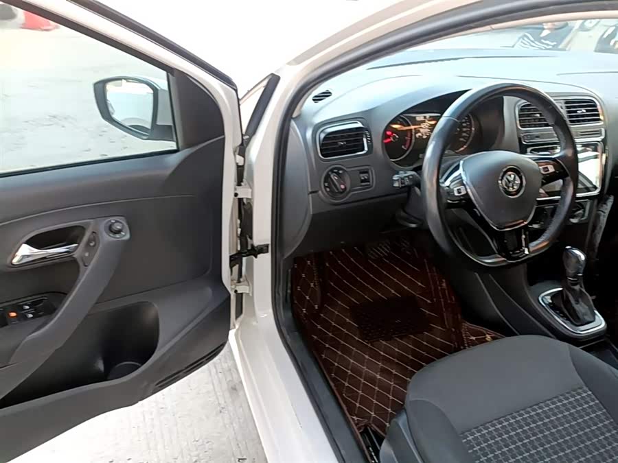 Volkswagen Polo 2018 — фото 16