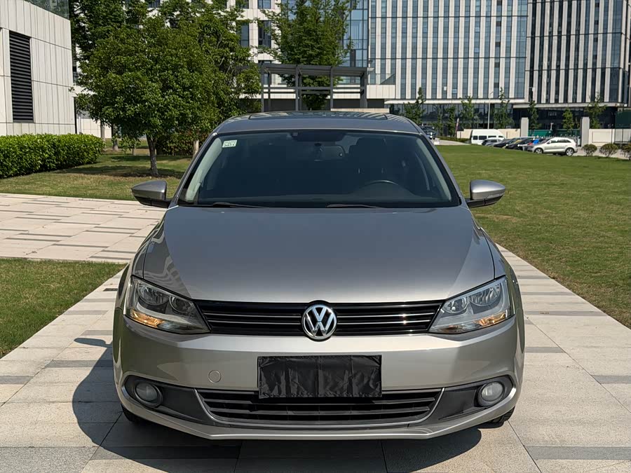 Volkswagen Sagitar 2015
