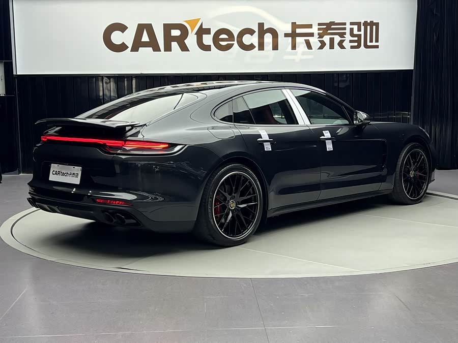 Porsche Panamera 2022