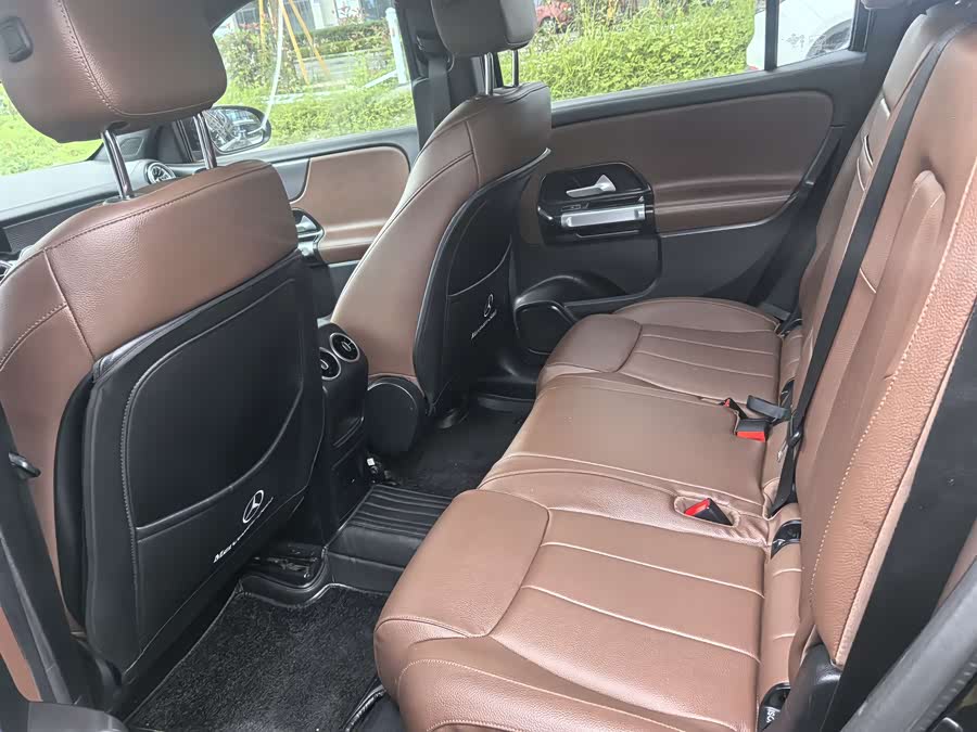 Mercedes-Benz GLB 2023